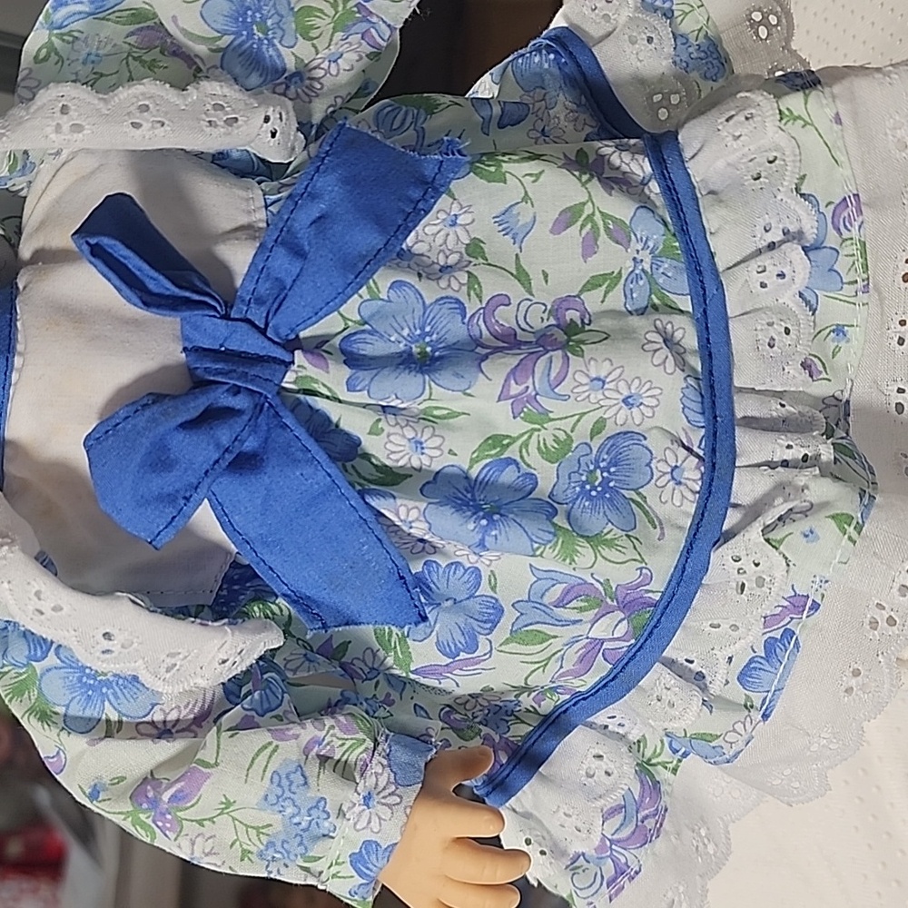 Gi Go Toys Floral Blue and White Baby Doll - Picture 4 of 8